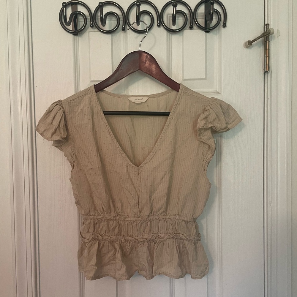 Buckle Sim&Sam Tan Ruffle Blouse - Picture 5 of 5